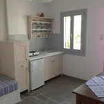 Ξενοδοχείο με διαμερίσματα Aeolos
