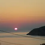 Aeolos 4*