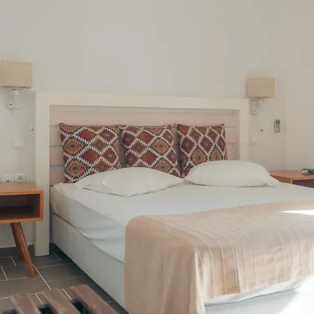 Aeolos Aparthotel 4*