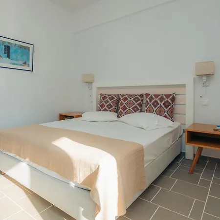 Aeolos Kamares (Sifnos)