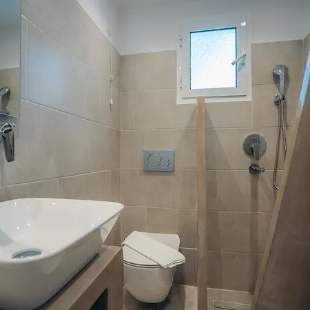 Aeolos Apartahotel 4*